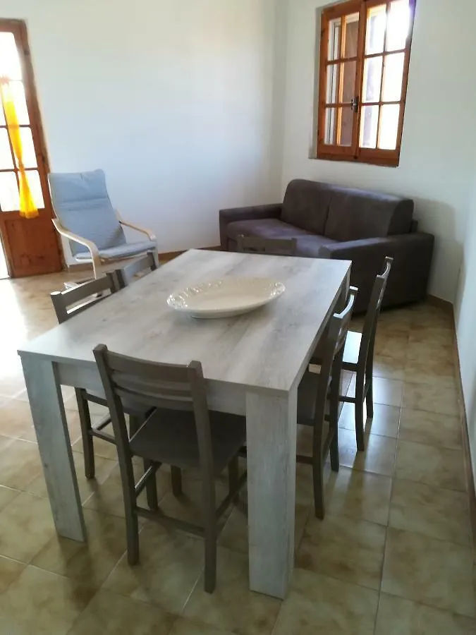 Casa vacanze da Marty&Ale Villa Putzu Idu 0*,  Italia